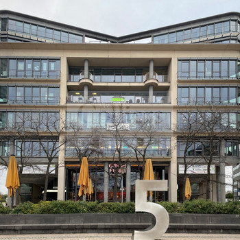 Moderne Büroflächen im Mediapark mit bester Verkehrslage