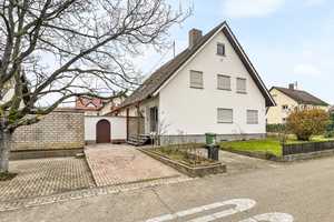 “Zweifamilienhaus mit Garten und Doppelgarage – Vielseitig nutzbar in ruhiger Lage” – Emmendingen (Kreis) – Vorschaubild 24