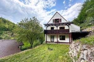 Traumlage an der Wiesent – Zweifamilienhaus mit Burgblick in Gößweinstein