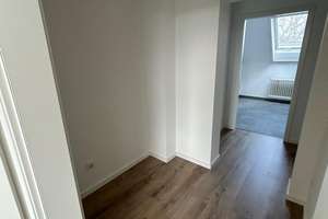 Sonnige 1-Zimmer-Dachgeschosswohnung mit Balkon in Krefeld – Viktoriastr. 138, 47799 Cracau, Krefeld – Vorschaubild 9