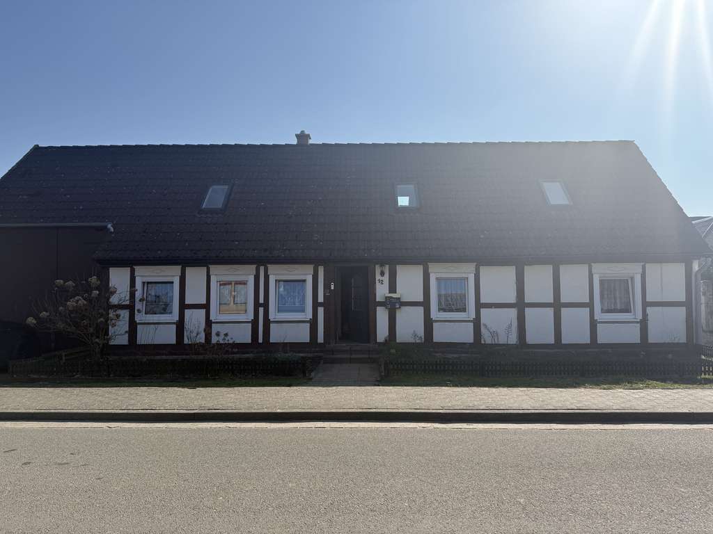 Immobilie in Kalbe (Milde) - SCHÖNES TEILSANIERTES ANWESEN - Bild 0