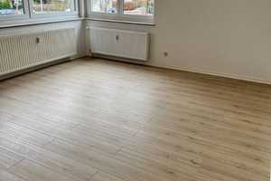 Sanierte gemütliche 2 Zimmerwohnung mit Balkon zum 01.03.2025 frei! – Rheinstr. 84, 27570 Bremerhaven – Vorschaubild 1