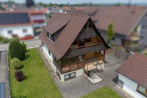 FÜR HOLZLIEBHABER! Freistehendes Einfamilienhaus mit großer Garage und schönem Garten
 – Ravensburg (Kreis) – Vorschaubild 7