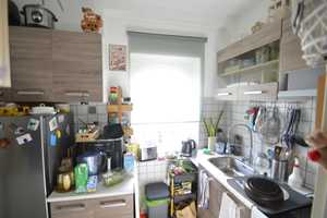 Kleine 3 Zimmer Wohnung mit Tageslichtbad – Breslauer Straße 8, 65203 Wiesbaden – Vorschaubild 3
