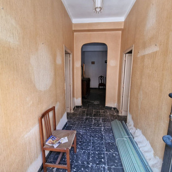 Geräumiges Einfamilienhaus mit großem Potenzial für eine Komplettrenovierung nach Ihren Wünschen