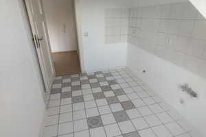 Ansprechende 2-Zimmer DACHGESCHOSS--Wohnung in Essen Holsterhausen – Rembrandtstr. 41, 45147 Essen – Vorschaubild 4