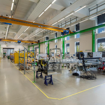 ca. 1.500 m² Produktionsfläche mit Kranbahn zzgl. Büroetage zur Miete ab Juli 2026