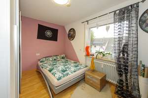 Familienidyll in ruhiger Lage – 4,5 Zimmer mit viel Platz und Charme – Die vollständige Adresse der Immobilie erhältst du vom Anbieter., 78247 Hilzingen – Vorschaubild 8