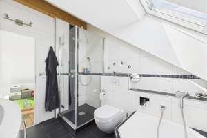 Helle 3-Zimmer-Dachgeschosswohnung mit Süd-Loggia in München-Allach – Die vollständige Adresse der Immobilie erhältst du vom Anbieter., 80997 Allach, München – Vorschaubild 15