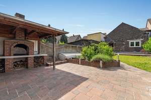 Geräumige Doppelhaushälfte mit großem Garten, Terrasse und Garage – viel Platz für Ihre Wohnideen – Die vollständige Adresse der Immobilie erhältst du vom Anbieter., 47198 Alt-Homberg, Duisburg – Vorschaubild 3