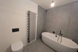 Hennef-Zentrum! Hochwertig modernisiertes 4-Zimmer-Haus mit EBK & großzügiger Dachterrasse! – Die vollständige Adresse der Immobilie erhältst du vom Anbieter., 53773 Hennef (Sieg) – Vorschaubild 23
