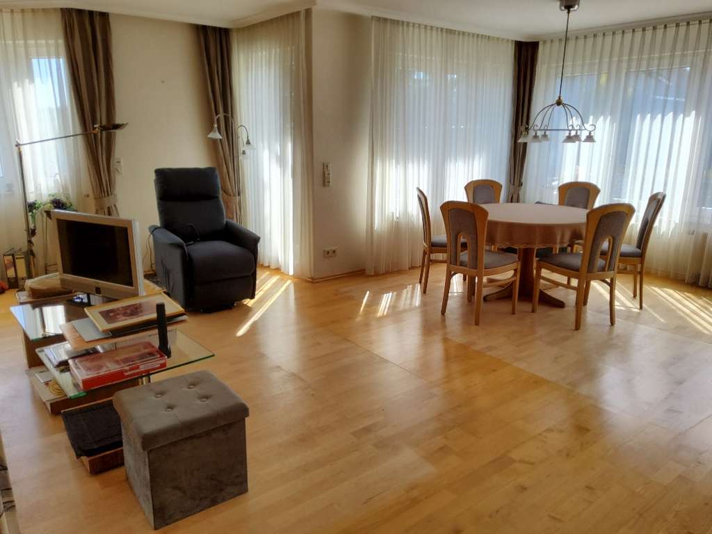 Immobilie in Weissach - Gelegenheit: 2 separate Wohnungen mit 2 Tiefgaragenplätzen in einer Einheit - Bild 0