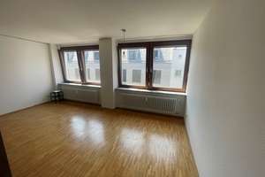 Helle 2-Zimmer-Wohnung mit offener Küche in Stuttgart-Mitte