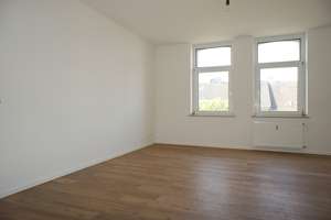 Hier ist Platz ! Vierzimmerwohnung in Aachen-Eilendorf, Josefstraße zu vermieten ! – Josefstraße 2, 52080 Eilendorf, Aachen – Vorschaubild 2
