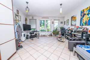 Geteiltes Mehrfamilienhaus: Eigennutzung & Rendite kombinieren – Freiburg im Breisgau – Vorschaubild 9