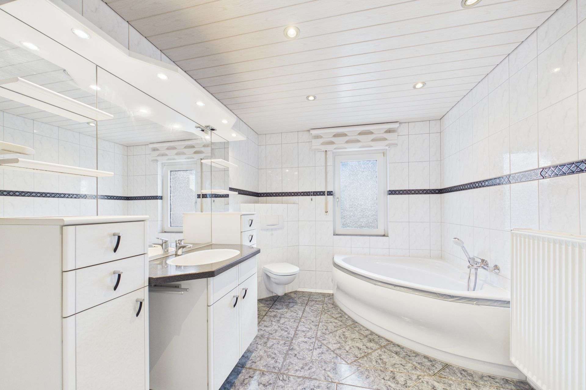 Immobilie in Oelde - Sanierungsobjekt mit zwei Wohneinheiten und zusätzlicher Fläche – großes Entwicklungspotenzial - Bild 12