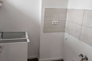NACH SANIERUNG ERSTBEZUG WOHNUNG IN OBERKASSEL MIT BALKON UND EBK – Die vollständige Adresse der Immobilie erhältst du vom Anbieter., 40545 Oberkassel, Düsseldorf – Vorschaubild 9