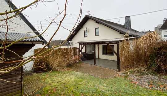 Bild von Großzügiges Einfamilienhaus mit vielfältigen Möglichkeiten in Dornburg-Frickhofen zu verkaufen!