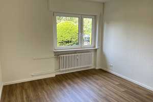 Erdgeschosswohnung mit neuem Duschbad und Balkon! – Masurenring 81, 24149 Kiel – Vorschaubild 3