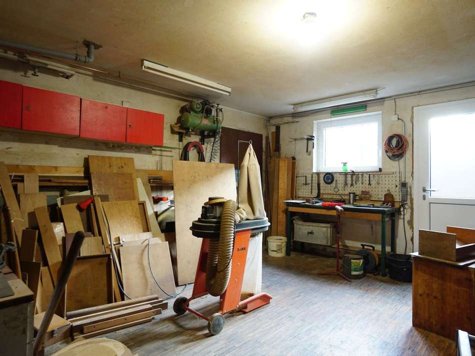Holzwerkstatt im Untergeschoss