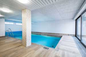 Traumhafte Villa mit Hallenbad, Sauna und großem Garten – Freiburg im Breisgau – Vorschaubild 4