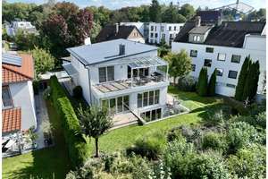 Exklusive Stadtvilla mit zwei Wohneinheiten und luxuriösem Wellnessbereich – Die vollständige Adresse der Immobilie erhältst du vom Anbieter., 86156 Kriegshaber, Augsburg – Vorschaubild 40