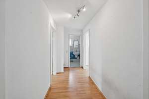 Drei Zimmer. Drei Außenbereiche. Ganz oben. - Besonderes Wohnen am Riedberg - sofort verfügbar – 60438 Kalbach-Riedberg, Frankfurt am Main – Vorschaubild 17