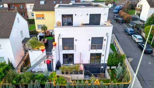 Bild von Stilvolles Zweifamilienhaus in Hofheim