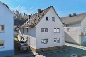 Charmante Doppelhaushälfte in Niederscheld – Die vollständige Adresse der Immobilie erhältst du vom Anbieter., 35687 Dillenburg – Vorschaubild 1