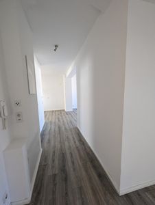 +++TRAUMHAFTE 5-R. WHG.+GR. BALKON+FUßBODENHEIZ.+LAMINAT+TOP SANIERT!!!+++