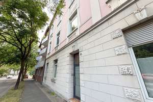 Renovierte 2,5 Zimmer mit Wannenbad & Balkon an den Grummer Teichen.