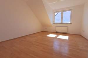 Großzügige Dachgeschosswohnung in begehrter Pfuhler Lage – 89233 Neu-Ulm – Vorschaubild 4