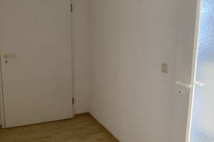 Lichtdurchflutetes 1-Zimmer-Apartment mit Balkon & TG-Stellplatz – Sofort frei in Regensburg-Sallern – Die vollständige Adresse der Immobilie erhältst du vom Anbieter., 93057 Sallern-Gallingkofen, Regensburg – Vorschaubild 6