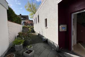 Ruhig wohnen! Perfekt angebunden!  Charmanter Bungalow Ideal für Paare & kleine Familien  – Die vollständige Adresse der Immobilie erhältst du vom Anbieter., 67071 Ruchheim, Ludwigshafen am Rhein – Vorschaubild 1