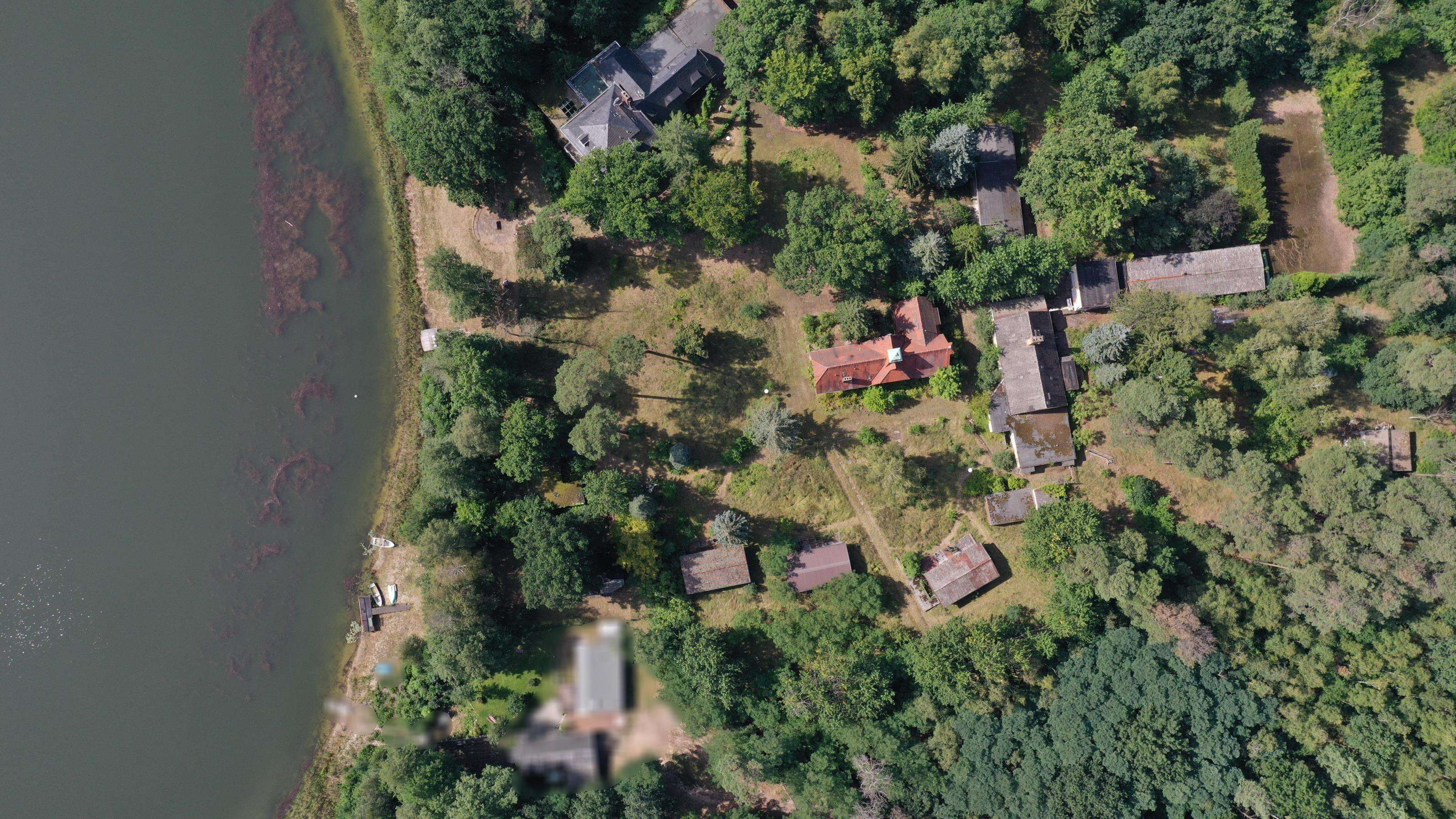 Großes, herrschaftliches Anwesen auf 145.000 m² am See, Spree Neiße Kreis – Bild 1