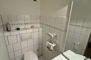Großzügige 147 m² Wohnung mit 2 Balkonen in Düsseldorf-Unterbach incl. TG-Stellplatz – Die vollständige Adresse der Immobilie erhältst du vom Anbieter., 40627 Unterbach, Düsseldorf – Vorschaubild 3