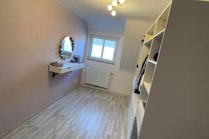 Alltagstaugliche 3,5-Zimmer-Wohnung in Stuttgart Zuffenhausen – Die vollständige Adresse der Immobilie erhältst du vom Anbieter., 70435 Zuffenhausen-Hohenstein, Stuttgart – Vorschaubild 3