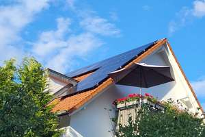 Bezugsfreie 3-Zimmer-Wohnung mit Westbalkon; PV-Anlage und Tiefgarage