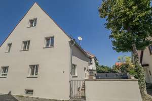Wohnen im Herzen der Stadt – DHH mit Geschichte und Perspektive – Die vollständige Adresse der Immobilie erhältst du vom Anbieter., 89415 Lauingen (Donau) – Vorschaubild 1