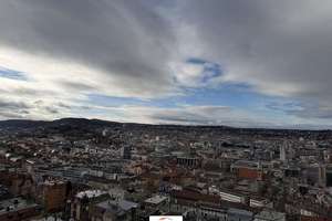 Wohnen mit Weitblick: Helle 3-Zimmer-Wohnung mit Balkon & Dachterrasse in Stuttgart-Mitte 2772