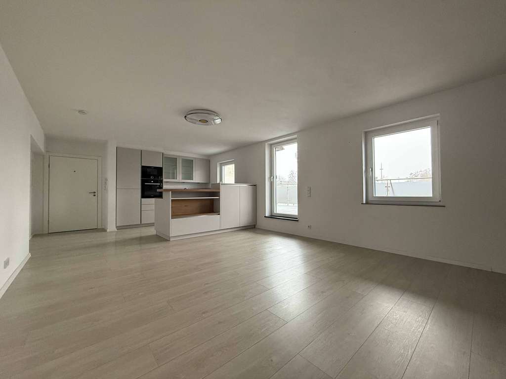 Immobilie in Traunreut - Elegante & moderne 3-Zimmer-Wohnung mit großzügigem Balkon in Traunreut - Bild 0