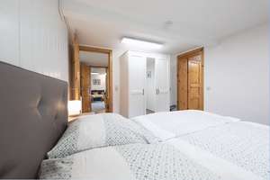 Exklusives Investment auf Amrum – Haupthaus mit 7 Ferienwohnungen in absoluter Bestlage – Die vollständige Adresse der Immobilie erhältst du vom Anbieter., 25946 Norddorf auf Amrum – Vorschaubild 3