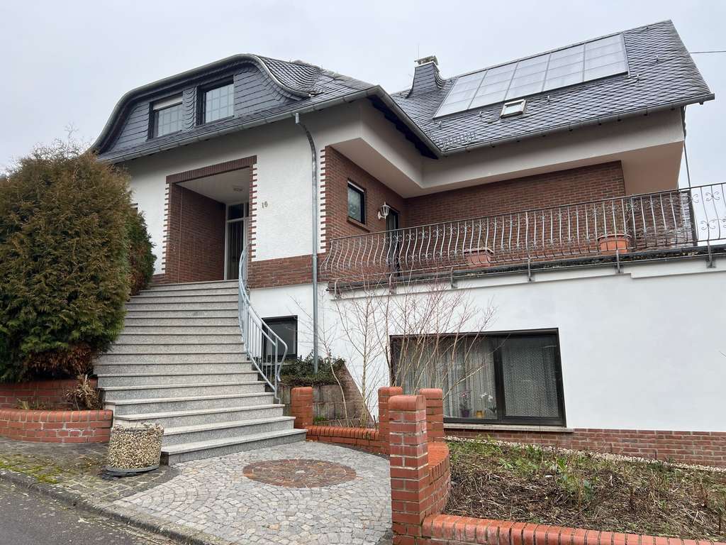 Immobilie in Kröv - Kröv – Top Lage – Repräsentatives EFH mit großer Garage und traumhafter Sonnenterrasse - Bild 1