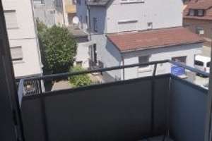 Attraktive 3-Zimmer-Wohnung mit 2 Balkonen in einem Mehrfamilienhaus am Kursaal in Bad Cannstatt – Die vollständige Adresse der Immobilie erhältst du vom Anbieter., 70372 Kurpark, Stuttgart – Vorschaubild 9