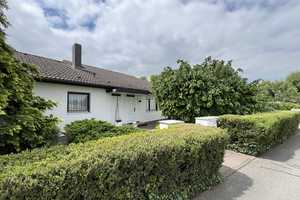 Weinheim-Ofling! Freistehender Winkel-Bungalow in massiver Fertigbauweise mit tollem Gartenbereich. – Rhein-Neckar-Kreis – Vorschaubild 2