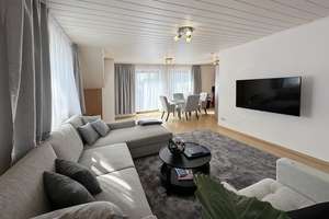 Helle 2-Zimmer Dachgeschosswohnung in Augsburg-Kriegshaber – Schmutterstraße 26, 86156 Kriegshaber, Augsburg – Vorschaubild 2