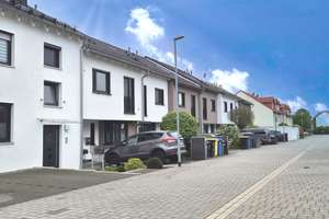 Hochwertiges Reihenhaus 5ZKB + Wohnkeller - Familientraum in Jügesheimer Feldrandlage – Die vollständige Adresse der Immobilie erhältst du vom Anbieter., 63110 Rodgau – Vorschaubild 1