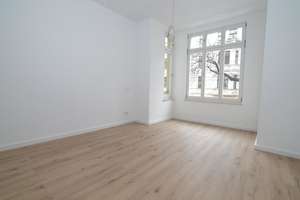 4 Raum Wohnung  !!!! 2 Balkone, 2 Bäder, Fußbodenheizung, Stellplatz, Tageslichtbad!
