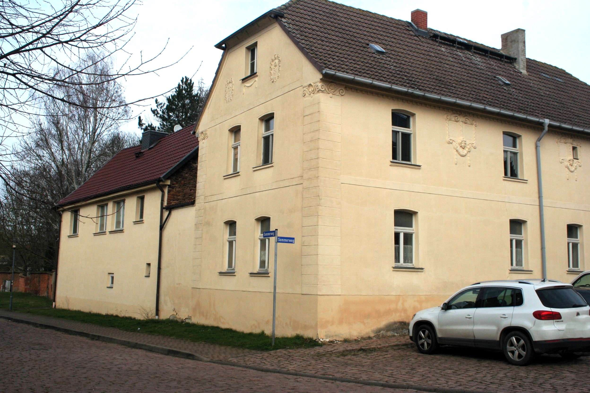 neuer Kaufpreis - Mehrfamilienhaus als Einzeldenkmal im Saalekreis in Nauendorf, Saalekreis – Bild 1