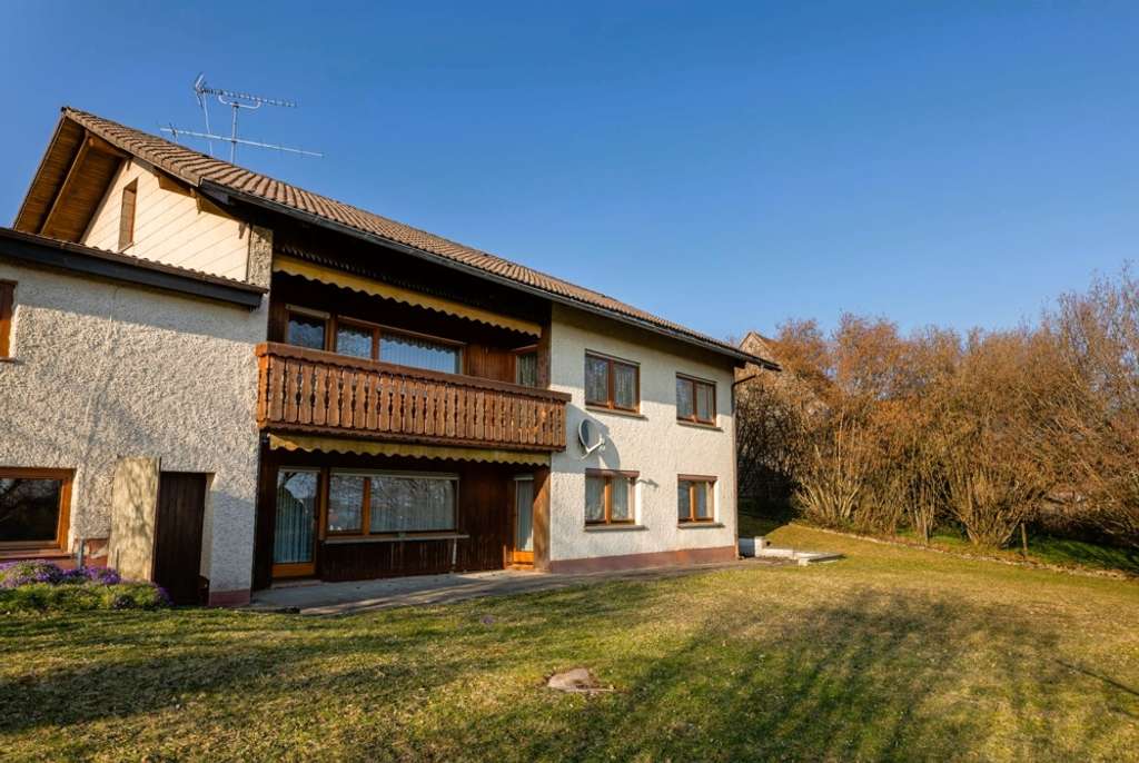 Immobilie in Wutach - Familienidylle in traumhafter, naturnaher Lage - Freistehendes EFH mit 182m² Wfl. und schönem Garten - Bild 2